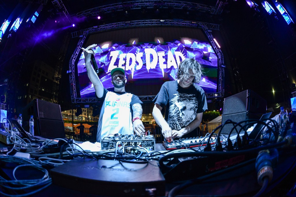 People continued to rave on despite the rain during Zed’s Dead set| Photo by Magic Liwanag for Ovation Productions