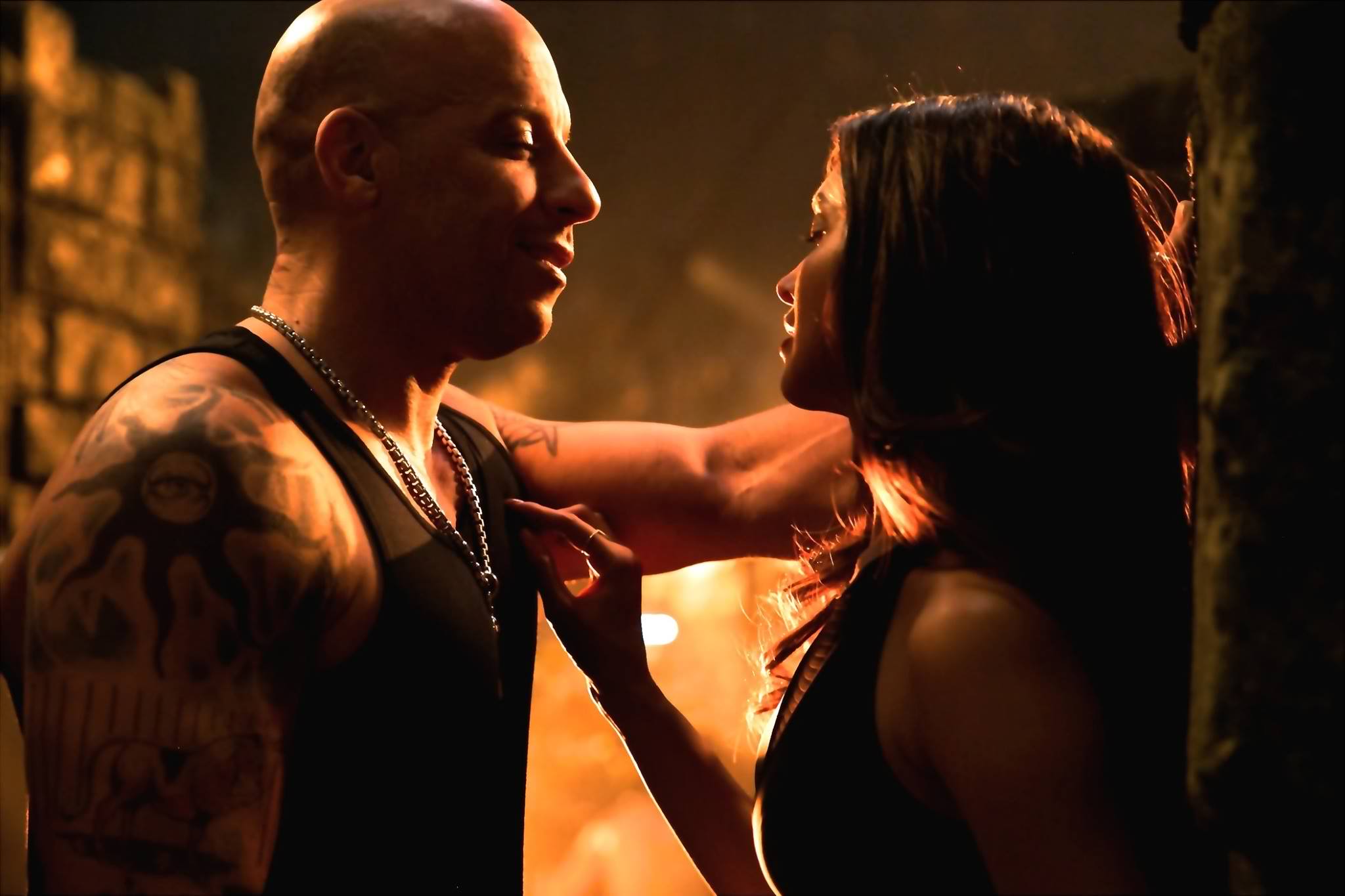 Vin Diesel’s “xXx: THE RETURN OF XANDER CAGE” reveals trailer