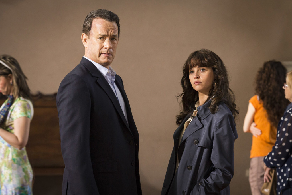 ROBERT LANGDON (Tom Hanks) and SIENNA (Felicity Jones) in Columbia Pictures' INFERNO.