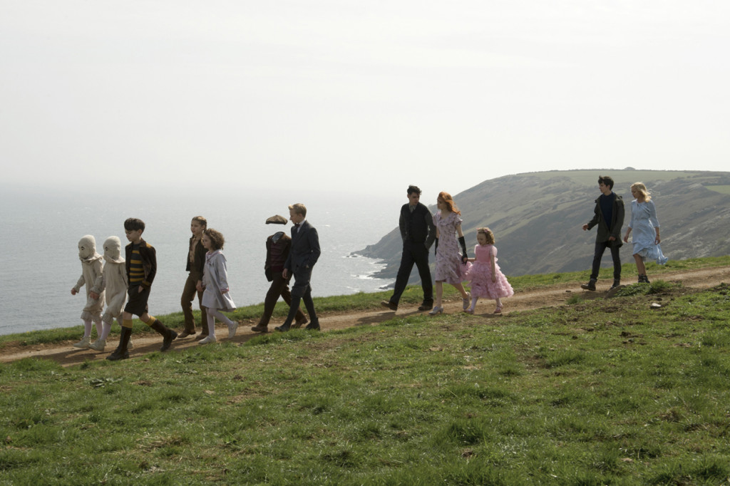 the children in MISS PEREGRINE'S HOME FOR PECULIAR CHILDREN