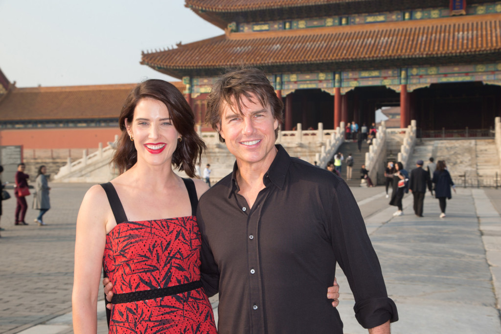 BEIJING, CHINA - OCTOBER 11: Cobie Smulders and Tom Cruise visits the Forbidden City during the promotional tour of the Paramount Pictures title "Jack Reacher: Never Go Back", on October 11, 2016 in Beijing, China. (Photo by Lucian Capellaro/Getty Images for Paramount Pictures) *** Local Caption *** Tom Cruise; Cobie Smulders