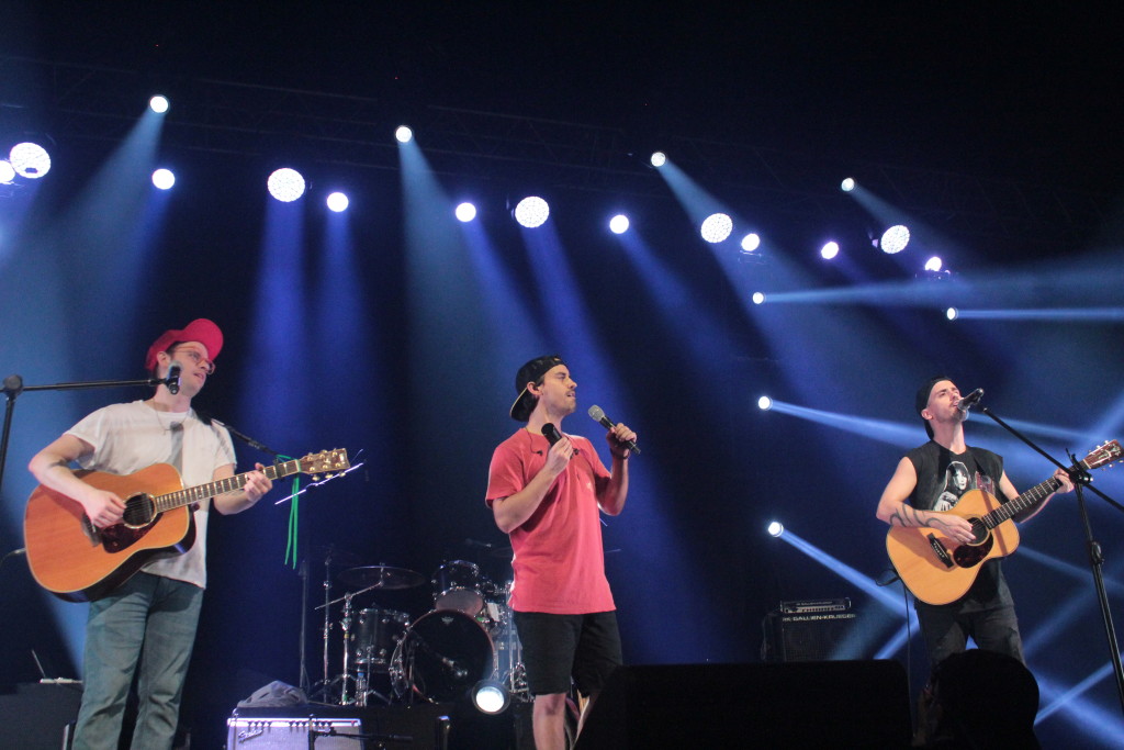 When the crowd started singing along to their songs, the boys were in awe and noted how wonderful Manila was even when they visited the country 16 years ago.  GILLAN LASIC / INQUIRER.net