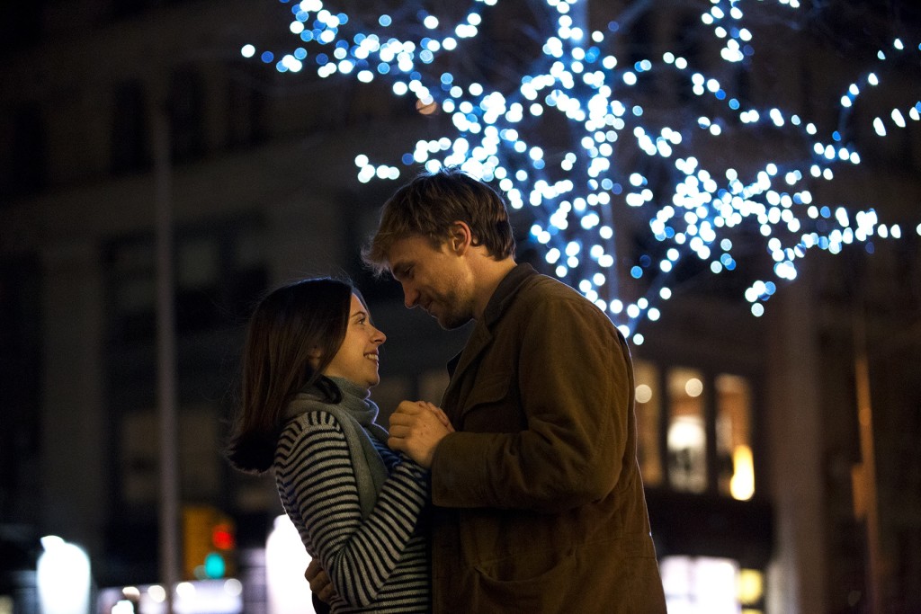 bel powley and william moseley in CARRIE PILBY (1)