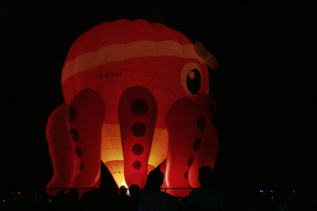 The balloons were inflated again at night and were lit up in sync to music during the "night glow". GILLAN LASIC / INQUIRER.net