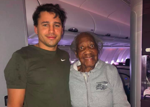 Man gives first class seat to elderly