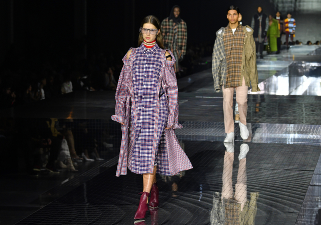 Coats, plaid and XXL accessories: Coming up this fall
