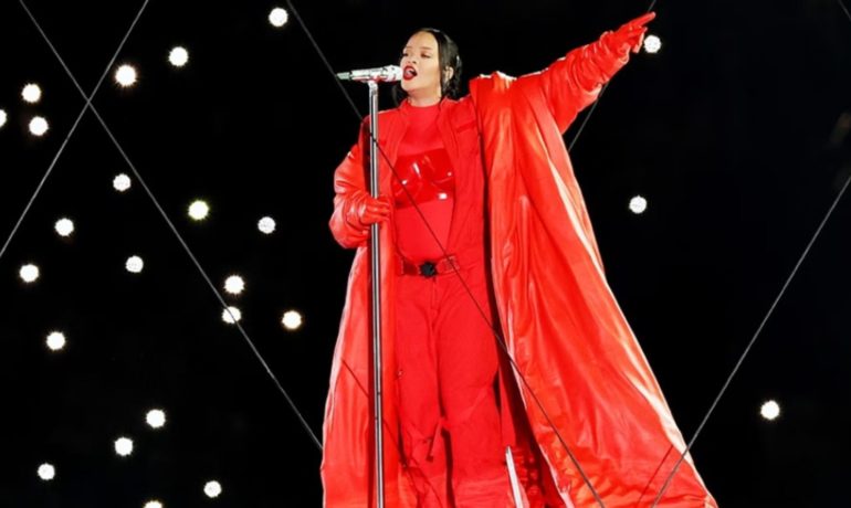 Rihanna Super Bowl Performance pop inqpop