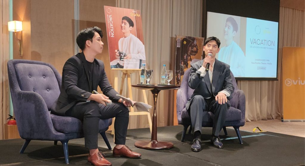 Lee Je-hoon with host