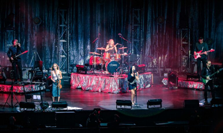 The Corrs gave Filipino fans a nostalgic journey back to the '90s during their comeback concert in the country pop inqpop