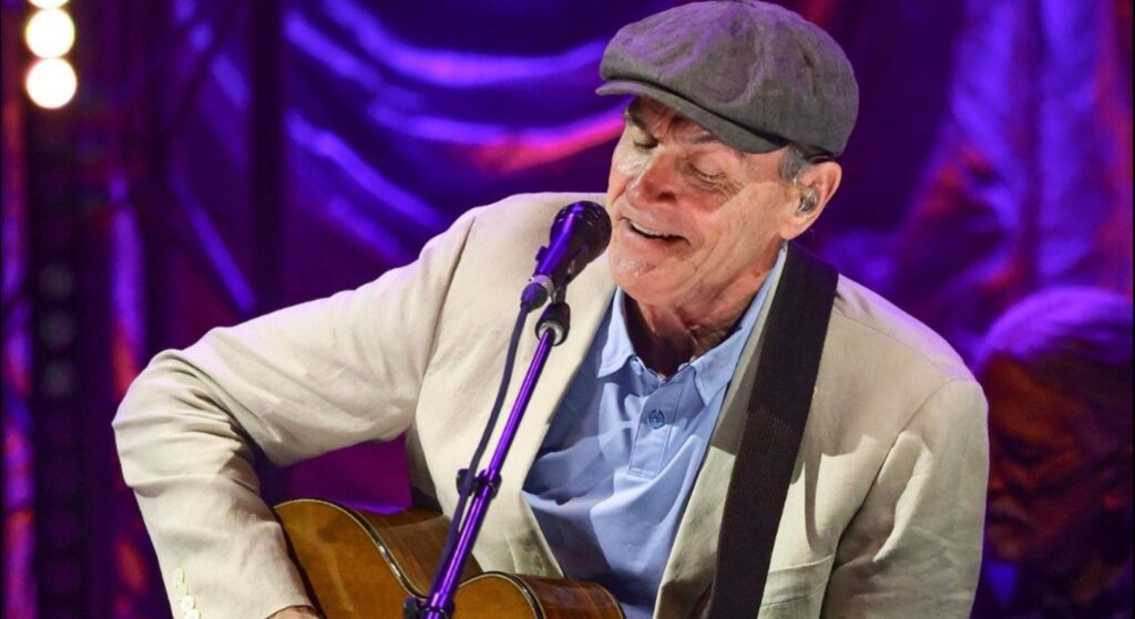 James Taylor graces Manila stage after 30 years, treating Filipino fans to a nostalgic concert