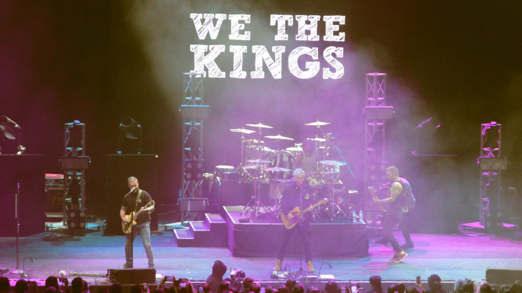 We The kings Introductions as the sing _She takes me High_
