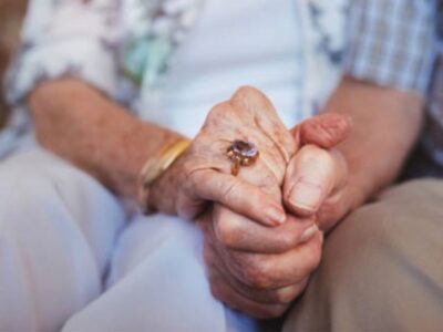 95-year-old man marries 90-year-old long-time love