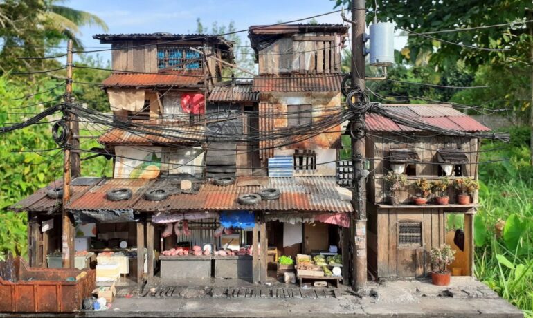 Diorama created using recyclable materials impressed Filipinos online