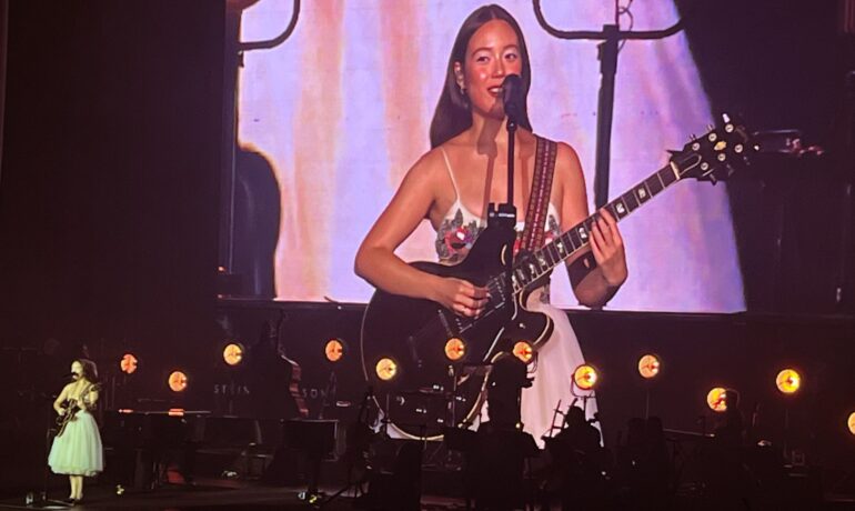 Laufey bewitches Filipino fans during her first arena tour in Manila