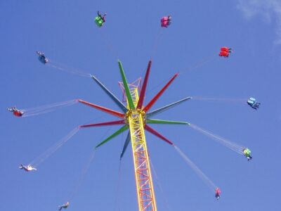 People stranded midair as sudden storm halts thrill ride at Mexico amusement park