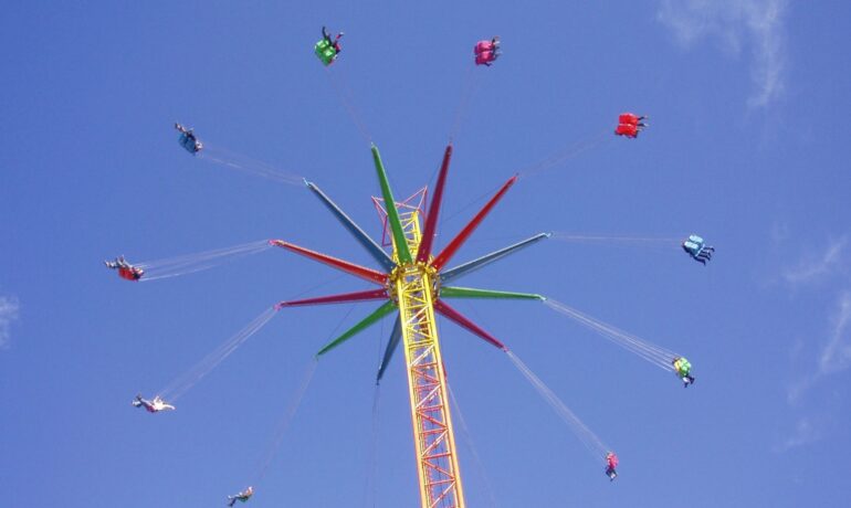 People stranded midair as sudden storm halts thrill ride at Mexico amusement park