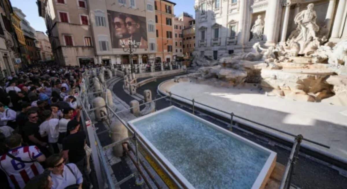 Visitors disappointed by ‘ugly’ coin tossing pool that replaces trevi fountain