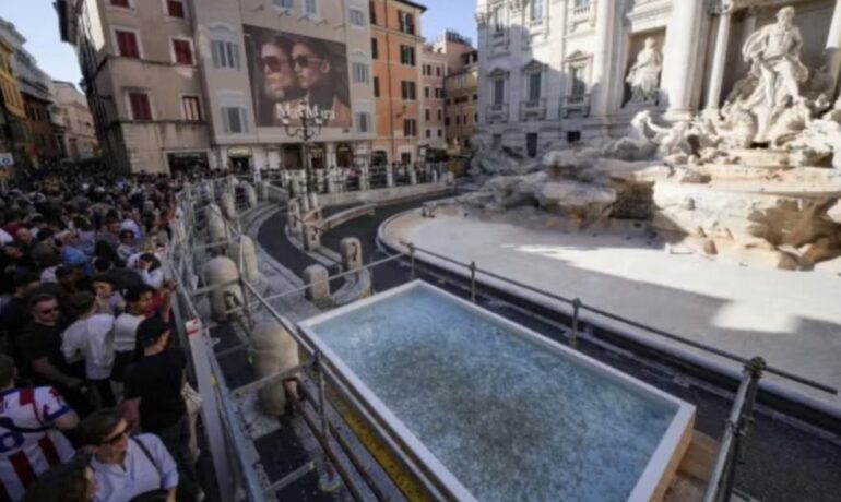 Visitors disappointed by ‘ugly’ coin tossing pool that replaces trevi fountain