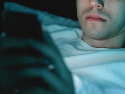 Independent study reveals the worst mobile application to use before sleeping